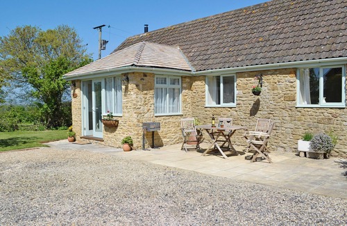 North Perrott Cottage | Family-Friendly 2 Bedroom Retreat in North Perrott