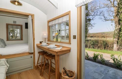 Weston-super-Mare House | Experience Acorn: Guest Rated 9.7/10 for Quality Stays