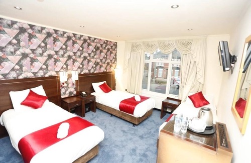 Horley Hotel | Cozy Acorn Lodge Gatwick with Family-Friendly Amenities