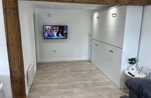 Ford Apartment | Kid-Friendly Acorn Lodge: Guest Rated 9.2/10