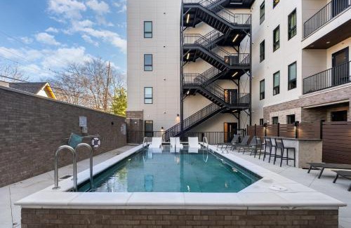 Music Row House | Acoustic Anthem-2 Units-Pool & Gym-In Music Row