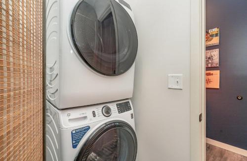 Music Row House | Acoustic Anthem-2 Units-Pool & Gym-In Music Row