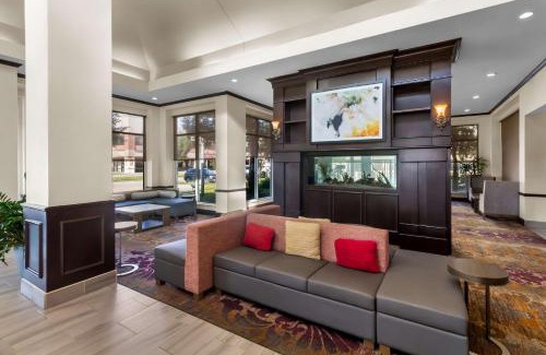 Chinatown Hotel | Comfortable ACP Hotel Westchase with Pool & Breakfast