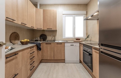 Huertas Apartment | Pet-Friendly Acqua with Terrace in Centro for Families