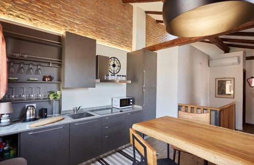 Castello Apartment | Stunning Acqua Attico with Terrace - Guest Rated 9.9/10