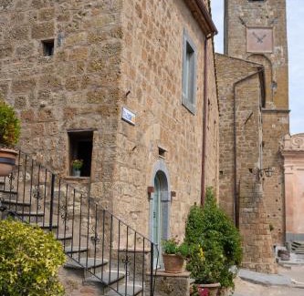 Civita di Bagnoregio House | Ideal Retreat: Acqua di Civita Beauty & Rooms with Spa