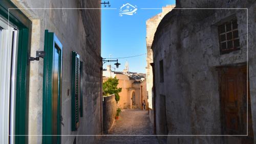 Sasso Caveoso Bed & Breakfast | Pet-Friendly Acqua Dolce with Ocean View & Hot Tub Bliss