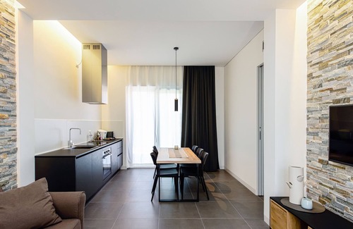 Lake Bracciano Apartment | Discover Acquarella Resort's Oceanfront Acquamarina Suite