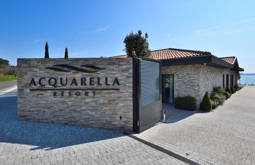 Lake Bracciano Apartment | Discover Acquarella Resort's Oceanfront Acquamarina Suite