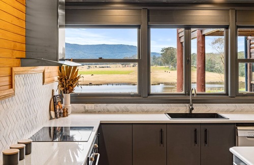 Ellalong House | Inviting Acreage Home Near Vibrant Hunter Valley Attractions