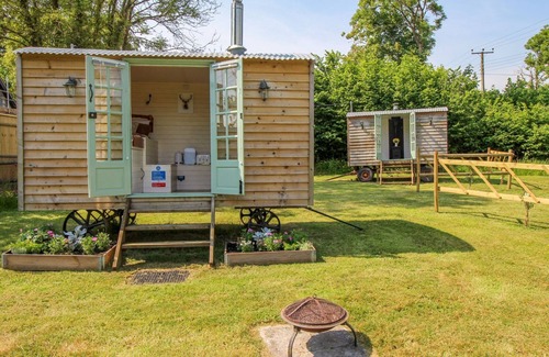 West Compton Cottage | ACRES MEADOW, pet friendly, with open fire in Maiden Newton