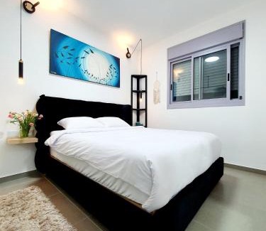 Acre Apartment | Acclaimed Acrey: Guest Rated 9.7, Pet Friendly & Family Ready