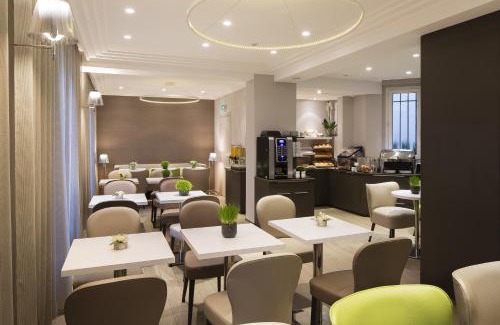 Quartier du Petit-Montrouge Hotel | Discover Acropole: Family-Friendly Comfort and Dining Awaits