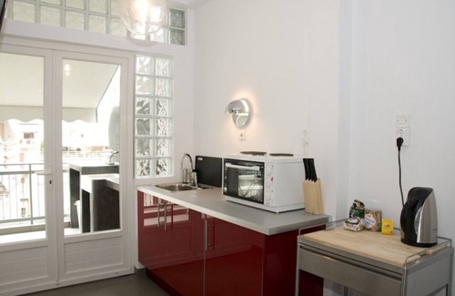 Koukaki Apartment | Cozy Acropolis One-Bedroom Apartment with Large Balcony
