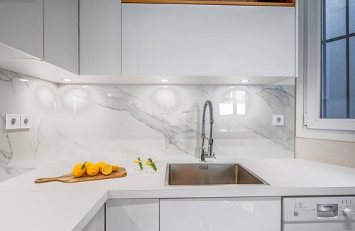 Plaka Apartment | Discover Acropolis Hideaway - Your Peaceful Plaka Escape