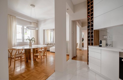 Plaka Apartment | Discover Acropolis Hideaway - Your Peaceful Plaka Escape