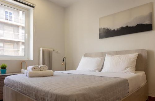 Omonia Apartment | Family-Friendly Acropolis View 4-BD Apartment in the Heart