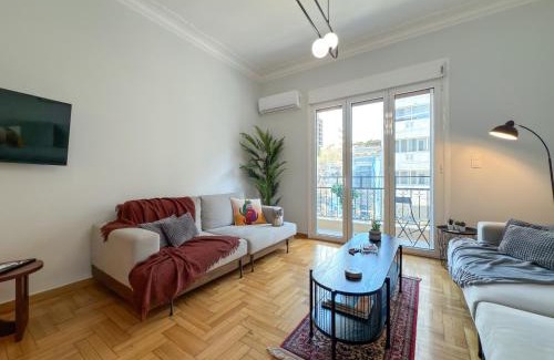 Omonia Apartment | Scenic Acropolis View 4-Bedroom Flat - Rated 9.3/10