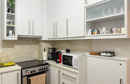 Omonia Apartment | Scenic Acropolis View 4-Bedroom Flat - Rated 9.3/10