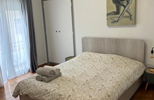 Omonia Apartment | Acropolis View: 4-Bed Flat Near Major Attractions