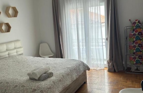 Omonia Apartment | Acropolis View: 4-Bed Flat Near Major Attractions