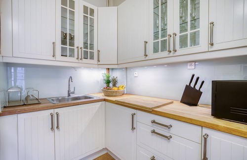 Makrigianni Apartment | Elegant Acropolis View Apartment - Perfect for Families
