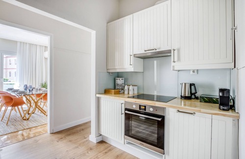Makrigianni Apartment | Elegant Acropolis View Apartment - Perfect for Families