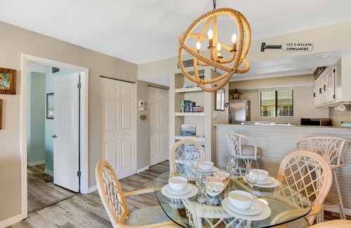 Bradenton Beach Condo | Beachfront Bliss with Ocean Views & Endless Amenities