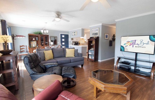 Folly Beach House | Beachfront Bliss: Lighthouse Views and Family Amenities