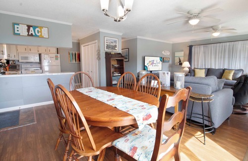 Folly Beach House | Beachfront Bliss: Lighthouse Views and Family Amenities