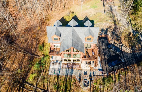 Ellicottville House | Ideal Location Across from Holimont Near Downtown Shopping