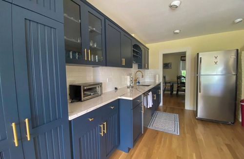 Rye House | Prime Location Across from Jenness Beach with Ocean Views