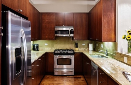 Lakeview Condo | Ideal Stay Near Wrigley Field: 4-Bedroom Gem Awaits!