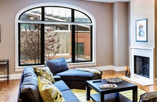 Lakeview Condo | Ideal Stay Near Wrigley Field: 4-Bedroom Gem Awaits!