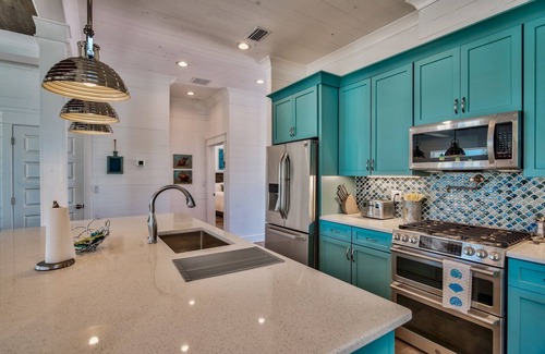 Crystal Shores House | Relaxing King Suites with Private Pool & Ocean View Awaits