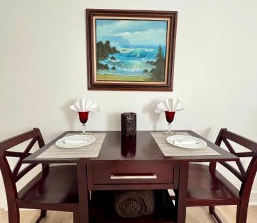 Washington House | Comfortable Stay at Across The INN: 3-Bed Colonial House