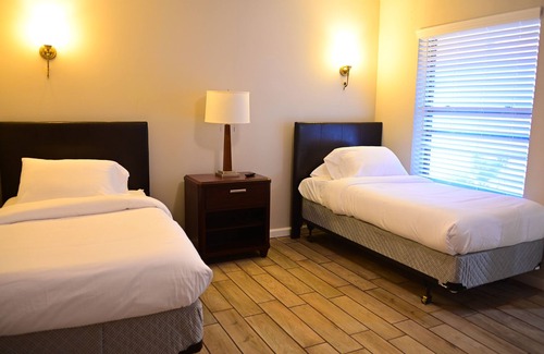 Universal City House | Delightful Ocean View Retreat: Your Next Home Awaits!