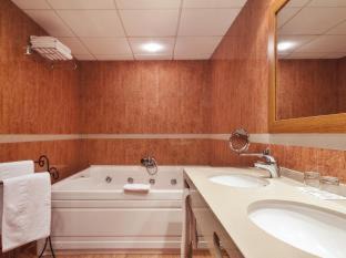 Andorra la Vella Hotel | Exceptional Stay at Acta Arthotel: Spa & Pet-Friendly Retreat