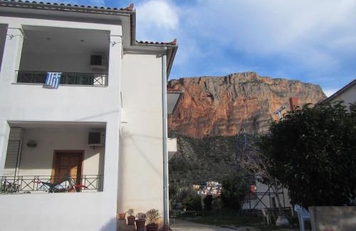 Leonidio Apartment | Top-Rated Child-Friendly Apartments in Greece Await You