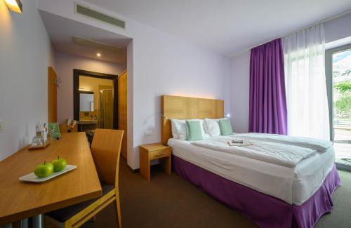 Riva del Garda Hotel | Family-Friendly Hotel Gioiosa with Oceanfront Amenities