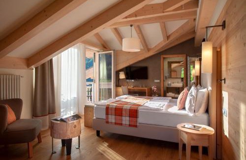Mezzana Hotel | Inviting Hotel Monte Giner with Oceanfront Spa & Pool
