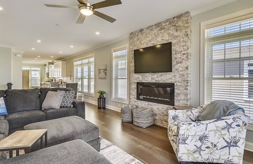 Fenwick Island Condo | Ideal Location with Linens & Daily Activities Included!