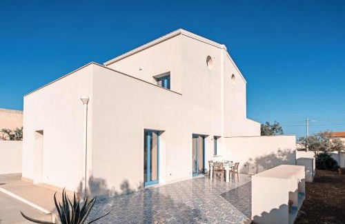 San Lorenzo Apartment | Beautiful Retreat Near Vendicari with Ocean Views