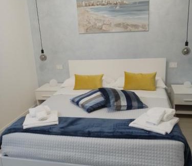 Municipio 3 House | Steps from the Sea: Family-Friendly Hotel with Ocean View