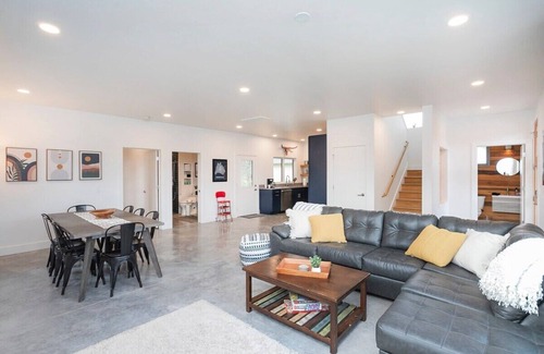 Nashville House | Unforgettable Drummond Getaway: ADA-Friendly with Patio