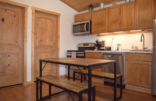 Cannonville Cabin | Cozy ADA Accessible Cabin in Bryce Canyon Country