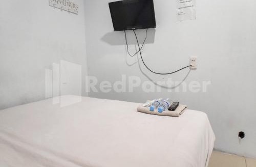 Perbaugan Hotel | Budget-Friendly Stay at Ada Guest House Medan Redpartner