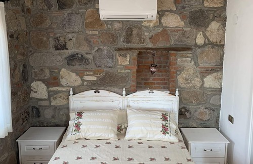 Urla Hotel | Discover Ada Han Butik Otel: Guest Rated 9.4 with Kitchen
