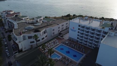Kadnlar Denizi Mahallesi Hotel | Discover Ada Newday Resort Hotel: Oceanfront Bliss Awaits