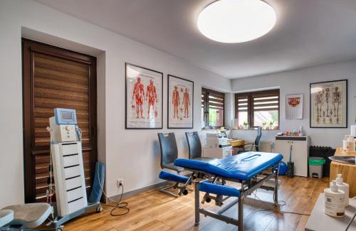 Muszyna Bed & Breakfast | Experience Ada: Pet-Friendly Retreat with Ocean Views